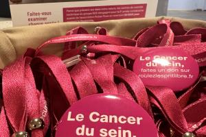 Bracelets et Pin's au centre d'Anglet